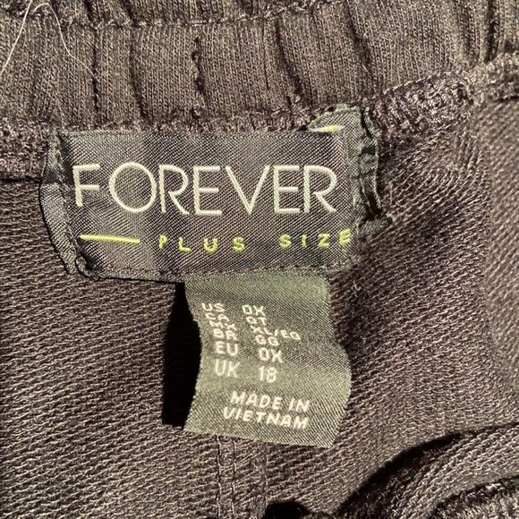 Forever 21 plus size shorts Sz OX Black - Picture 5 of 6
